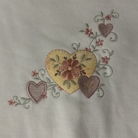 VTG embroidered hearts & flowers sweater - Picture 2 of 8